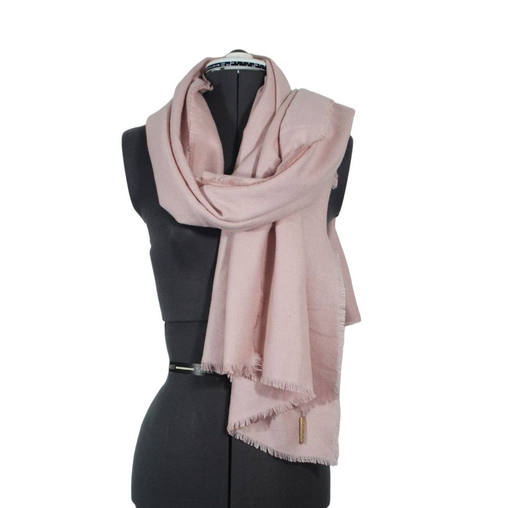 Bebe‎ women's soft pink fringe shawl wrap scarf